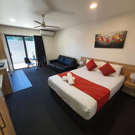 Abode37 Motel Emerald Buitenkant foto