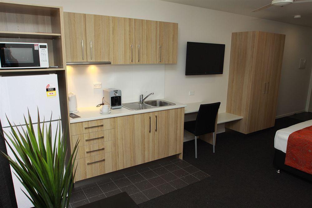 Abode37 Motel Emerald Buitenkant foto
