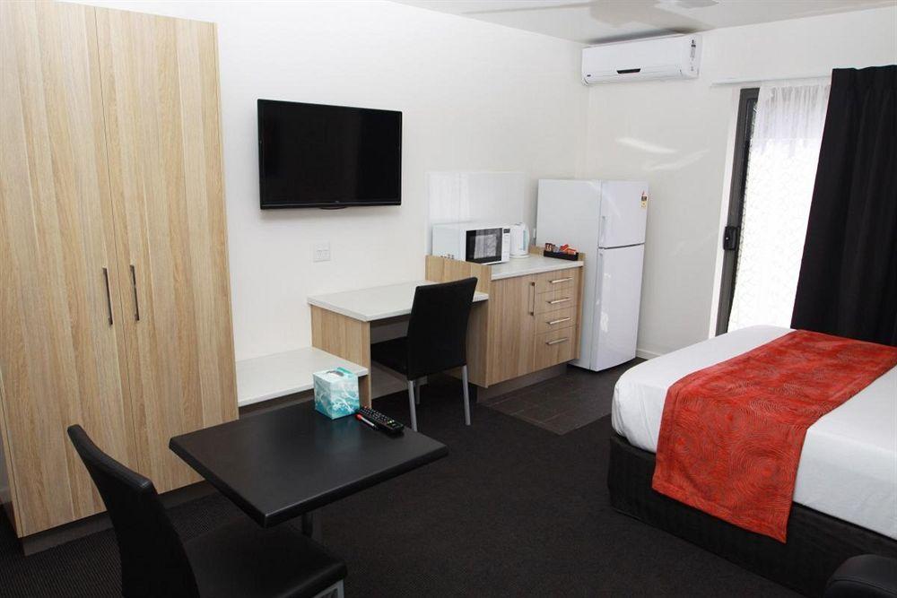 Abode37 Motel Emerald Buitenkant foto