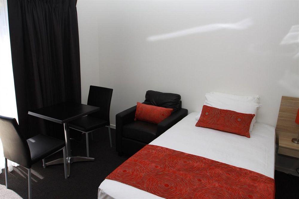 Abode37 Motel Emerald Buitenkant foto