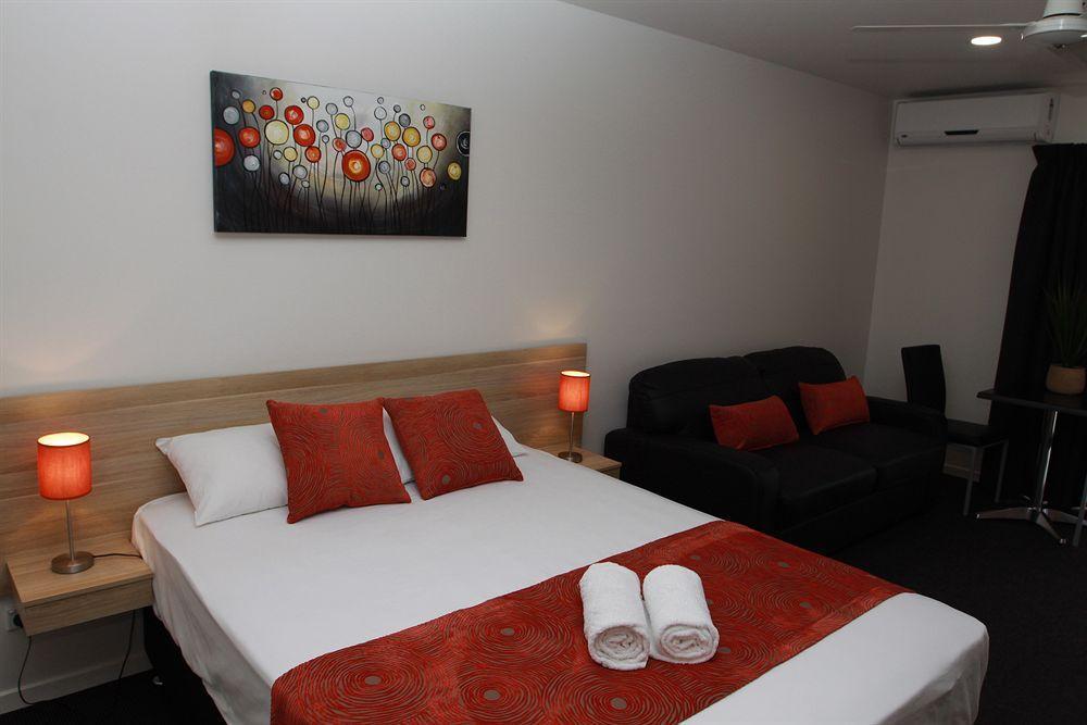 Abode37 Motel Emerald Buitenkant foto