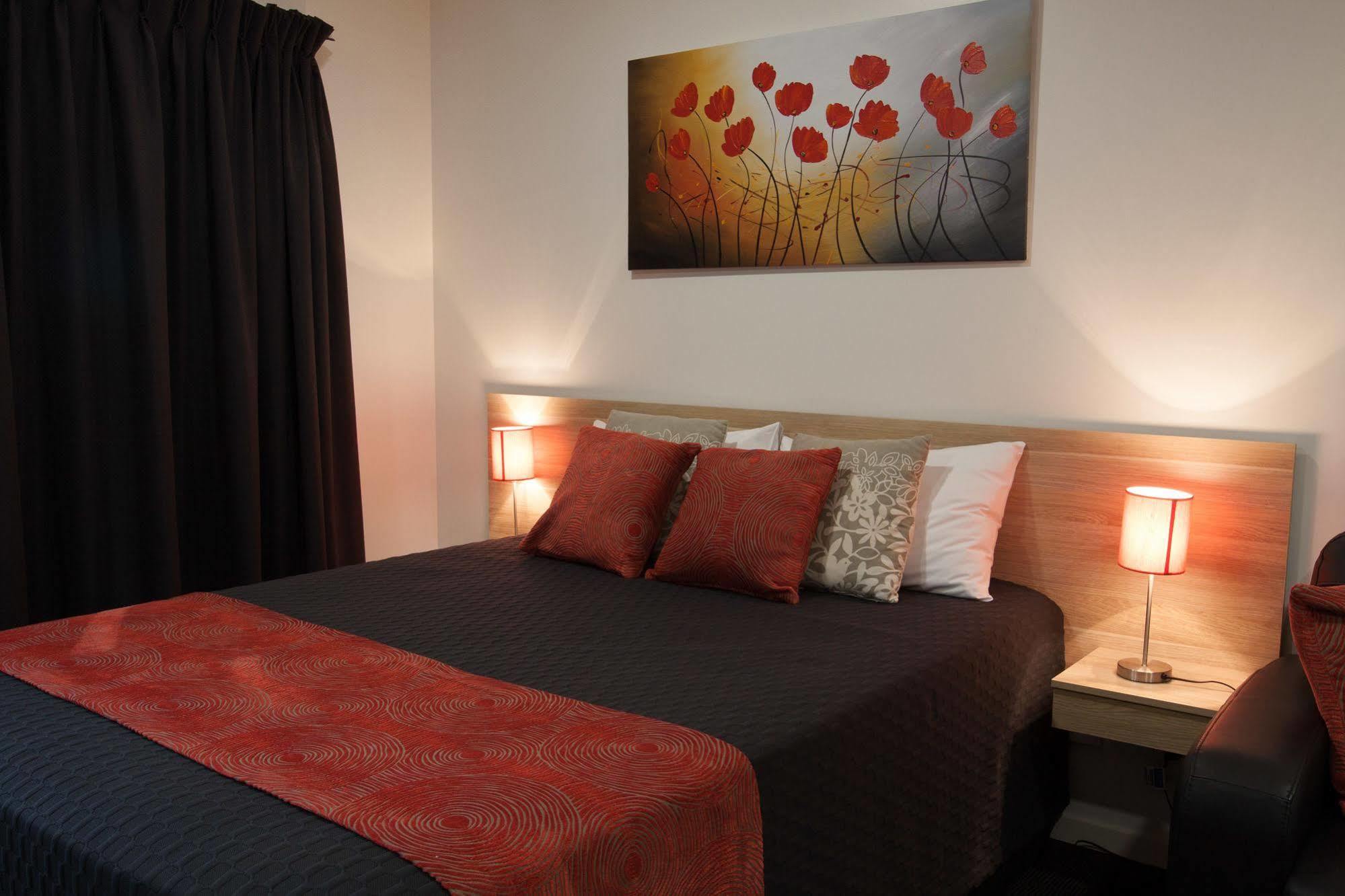 Abode37 Motel Emerald Buitenkant foto