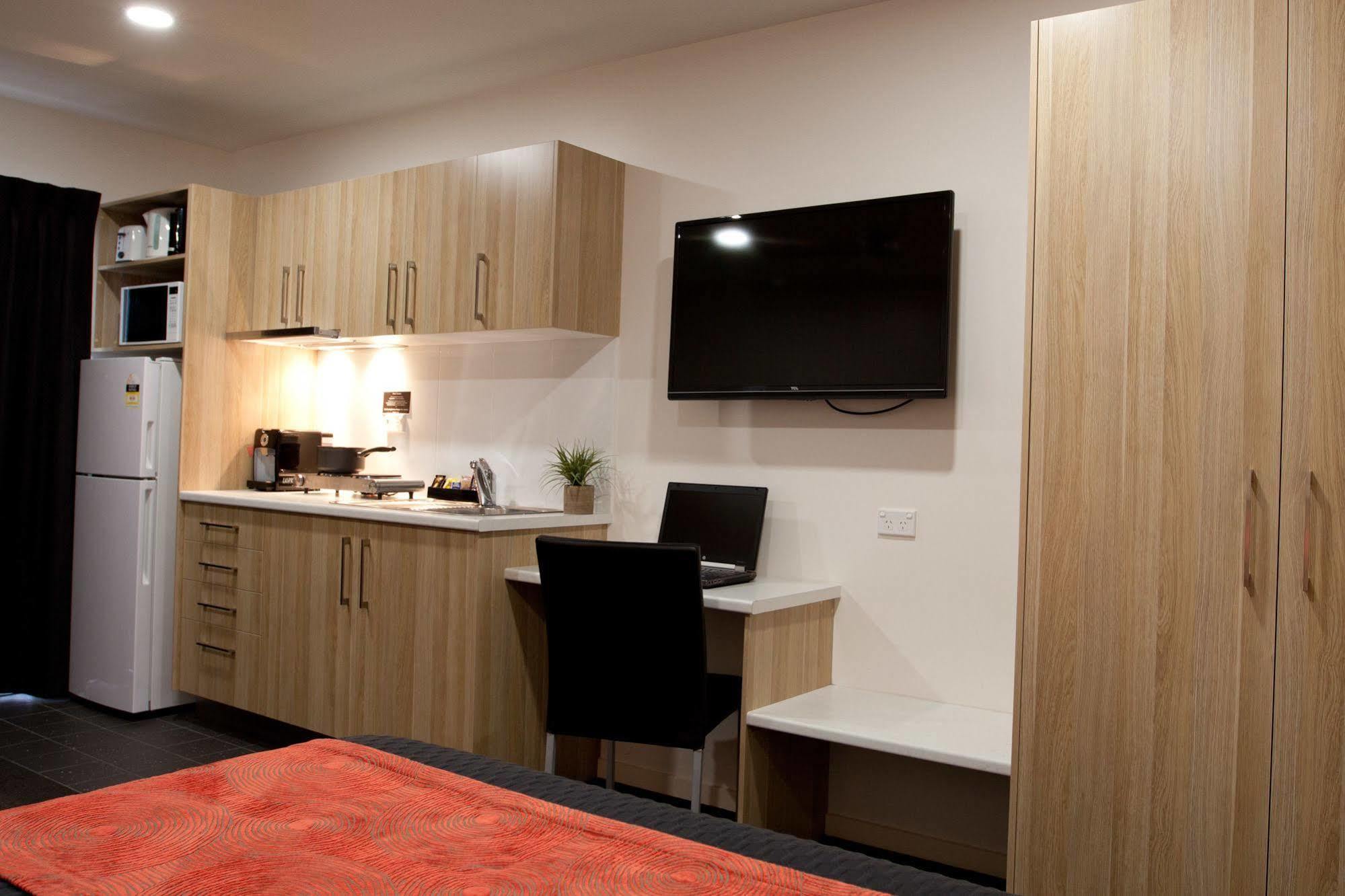 Abode37 Motel Emerald Buitenkant foto